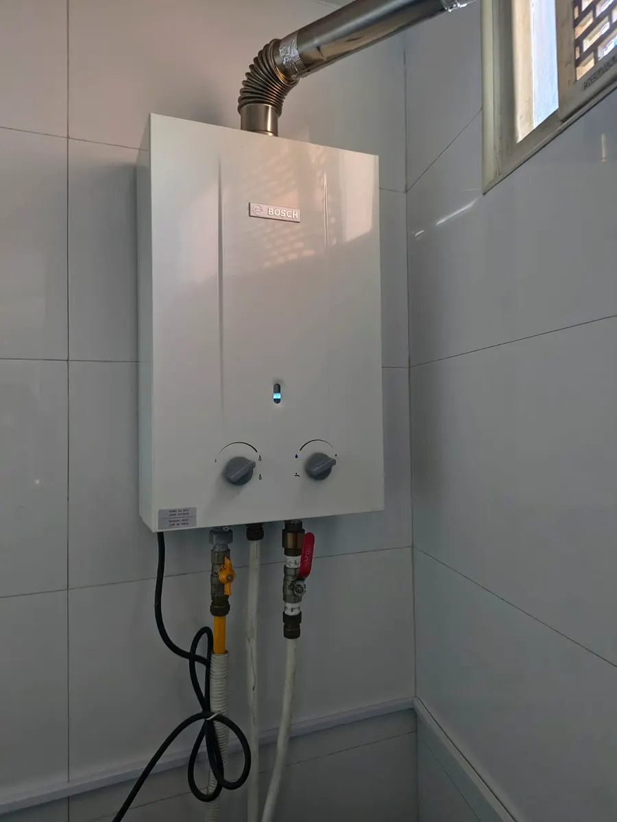 Calentador a gas instalado por Servitec Gasodomésticos en Bogotá